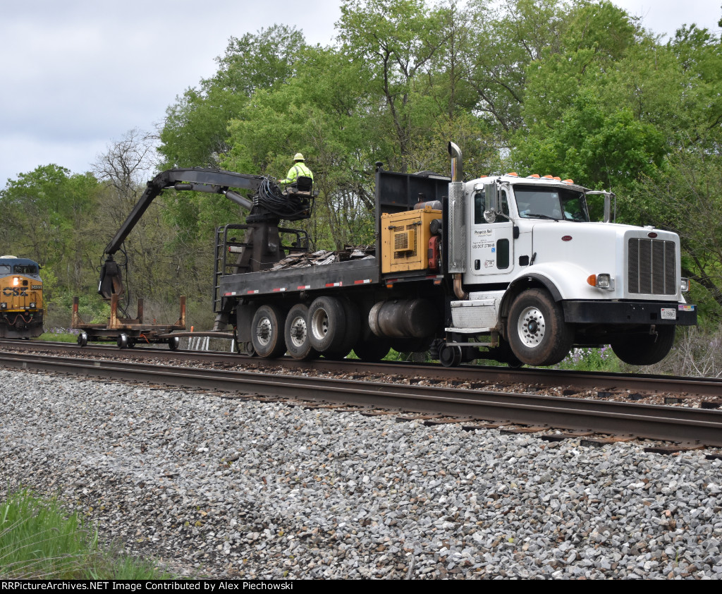 Progress rail boom truck 